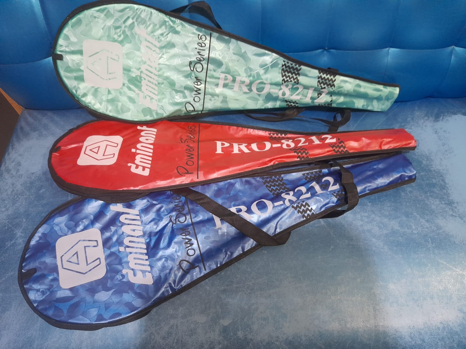 Professional Badminton Rackets (1 Pair) With Bag - Image 4